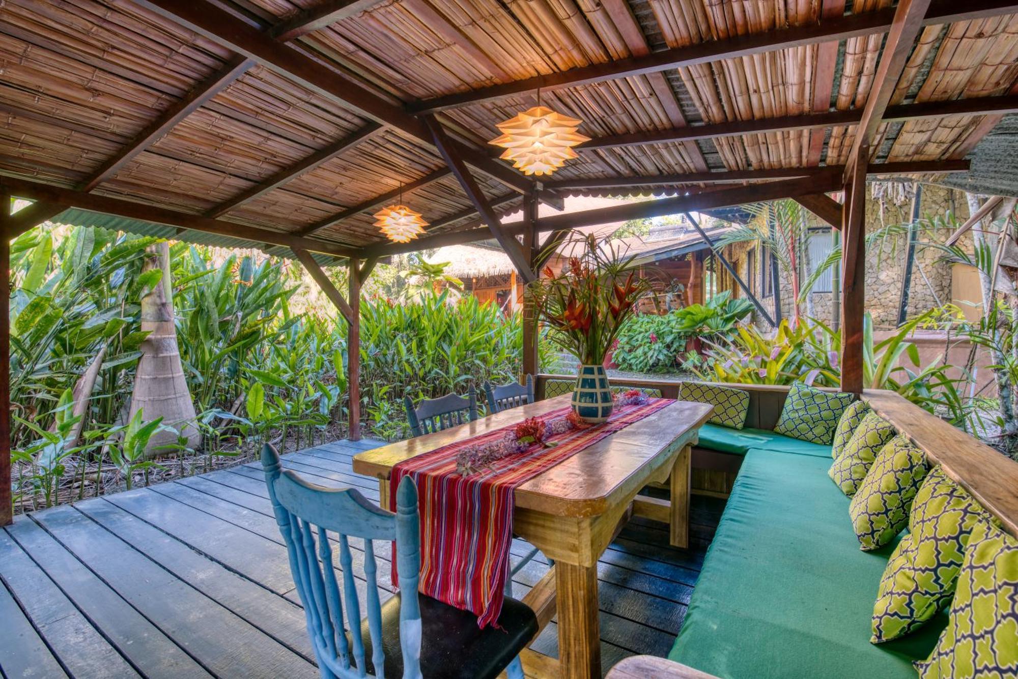Tree House Beachfront Lodge Puerto Viejo de Talamanca Exterior photo