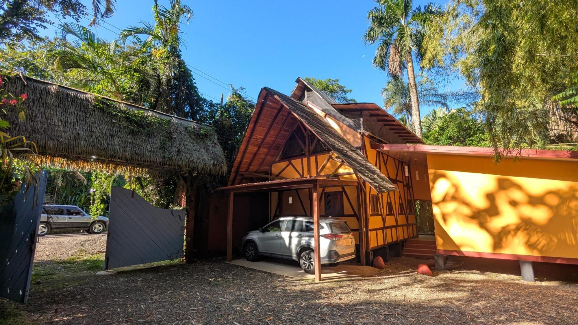 Tree House Beachfront Lodge Puerto Viejo de Talamanca Exterior photo